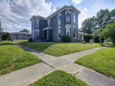 202 S 3rd St