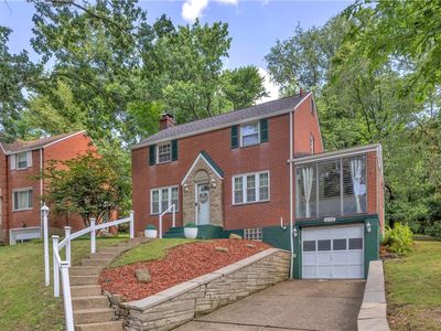 2709 Blackridge Ave