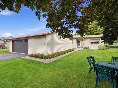 384 4th Ave