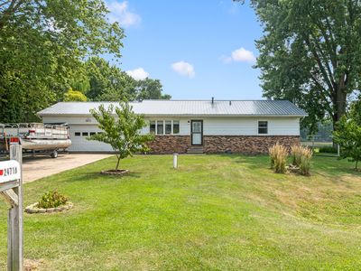 Property at 24718 1st Ave N, Hillsdale, IL
