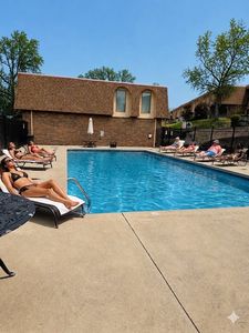 420 Walton Ln APT E21