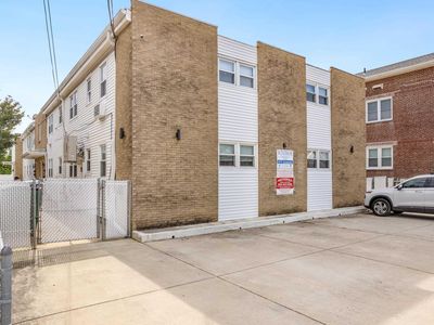 14 N Sacramento Ave APT B1