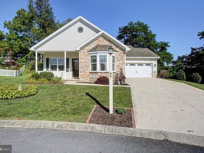 47 Colonial Ct