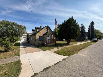508 E Grand Blvd