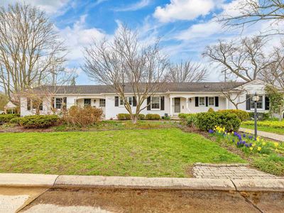Property at 72 S Duval Rd, Grosse Pointe Shores, MI
