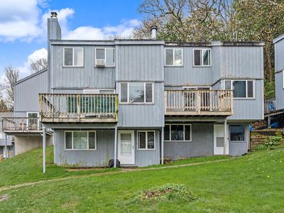 31 Eastside Lane #9
