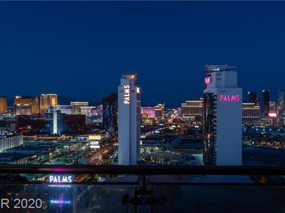 4381 W Flamingo Rd #2902