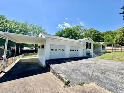 216 W Walden Cir