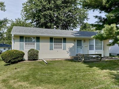 Property at 585 S Lafayette St, Florissant, MO