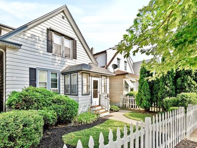 3224 South Howell AVENUE