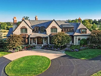 1330 W Whitmore Ct