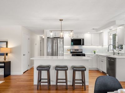11 Newman St