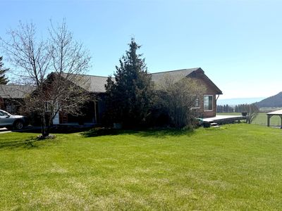 1662 & 1660 Us Highway 2 W