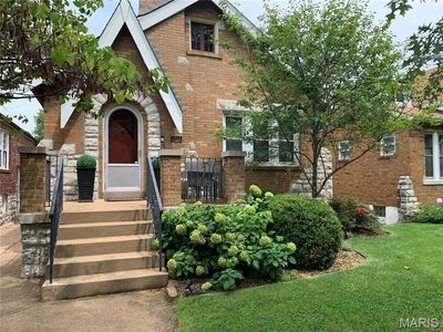 5729 Goethe Ave