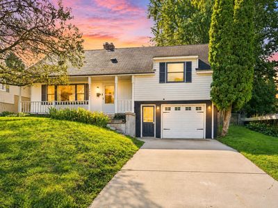 1044 Lockridge Dr NE