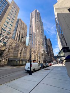 401 E Ontario St APT 1609