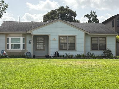 1607 Saxon Dr