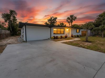 4112 W Fairview Hts