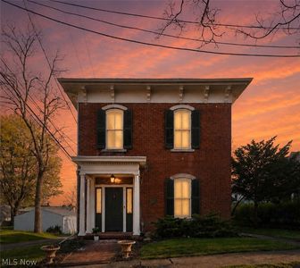 102 E Lamartine St