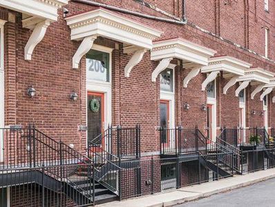 1276 N High St APT 206
