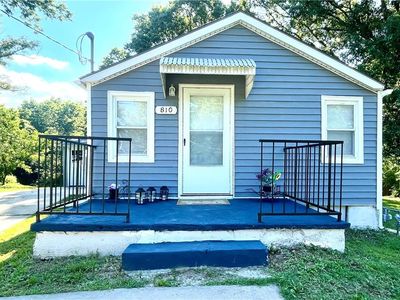 810 N Grand Ave