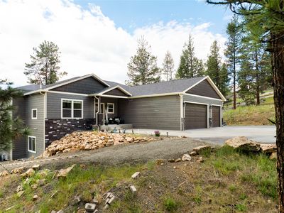 15 Rolling Stone Ln