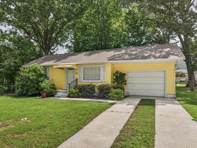 907 Woodland Ct