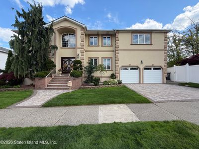 282 Ramona Ave