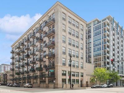 1801 S Michigan Ave Unit 402