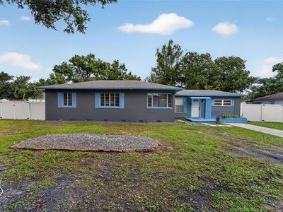 627 HOLLY PLACE