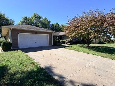 Property at 714 S Lake Dr, Marshall, MO