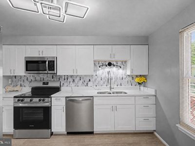 958 Edmund St