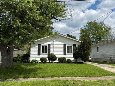 645 & 647 Van Everett Ave