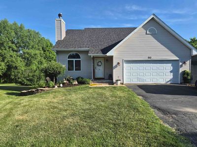 110 Falcon Way SW