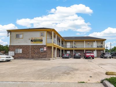 4720 Yellowstone Blvd APT 6