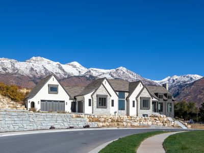 389 N Whitby Woodlands Dr