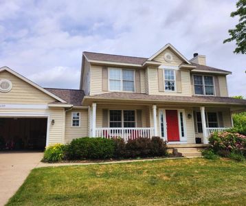 6105 Glengarry Dr SE