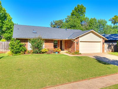 809 Lakeside Cir