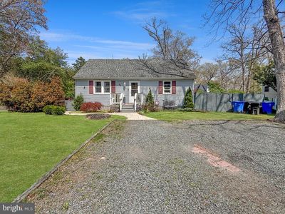 86 Iris St