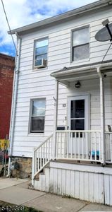 13 Lewis St