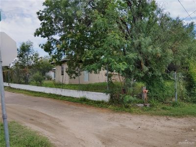 900 Garza Ave