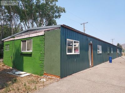766 W Grand Ave