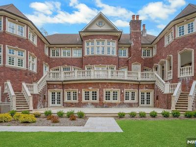 67 Robin Ln