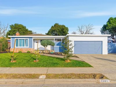 1382 Donna St