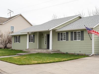 604 SE Mockingbird Dr