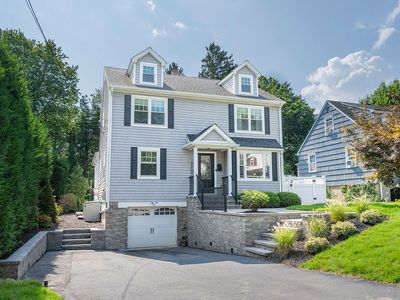 9 Girard Ave