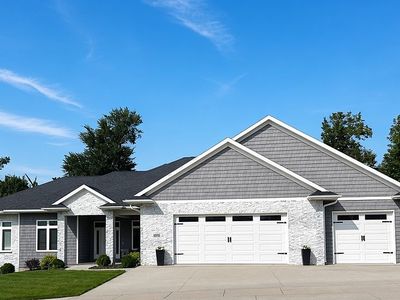 6820 Cottage Ridge Ct NE