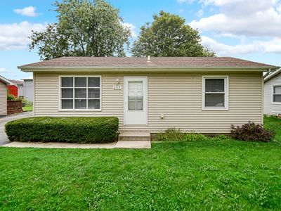 Property at 2117 Greengold St, Crest Hill, IL