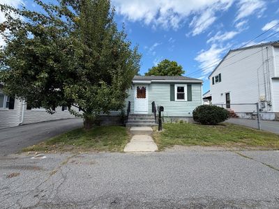 17 Monarch St