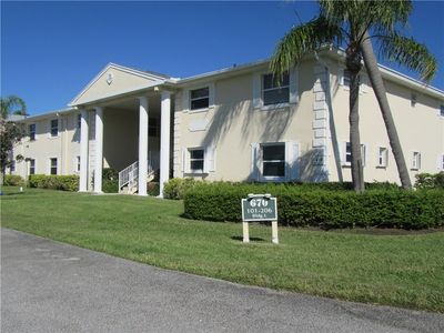 670 E Lake Jasmine Cir APT 104
